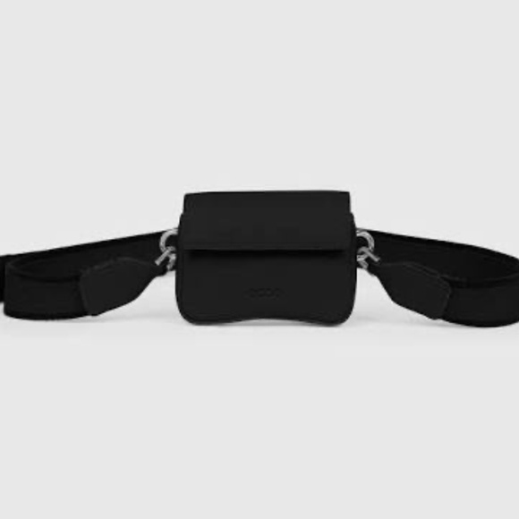 ECCO BLACK LEATHER TEXTUREBLOCK SMALL PINCH BAG NWT - Picture 1 of 12